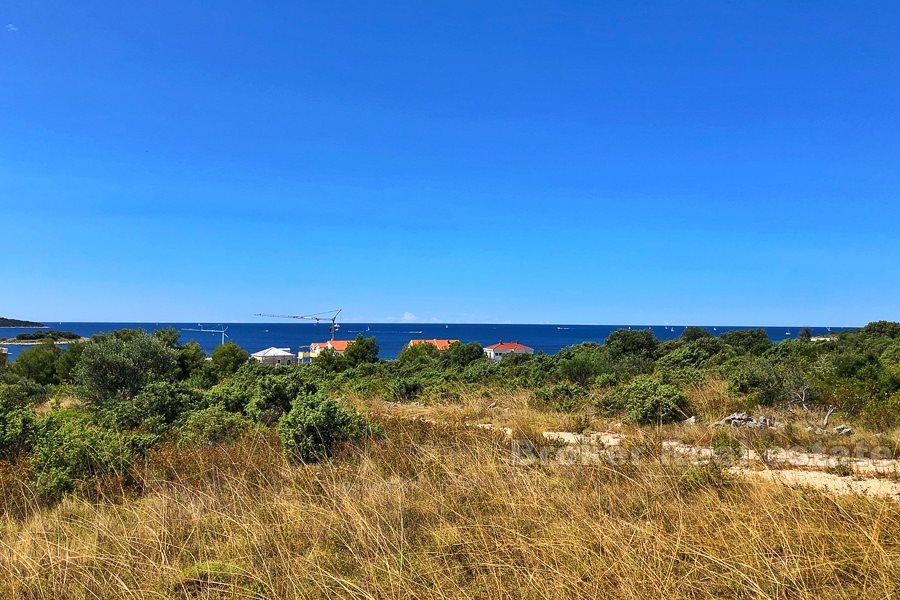 Baugrundstück mit offenem Meerblick zu verkaufen