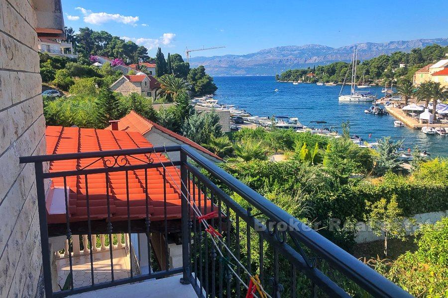 Casa in pietra tradizionale prima fila al mare