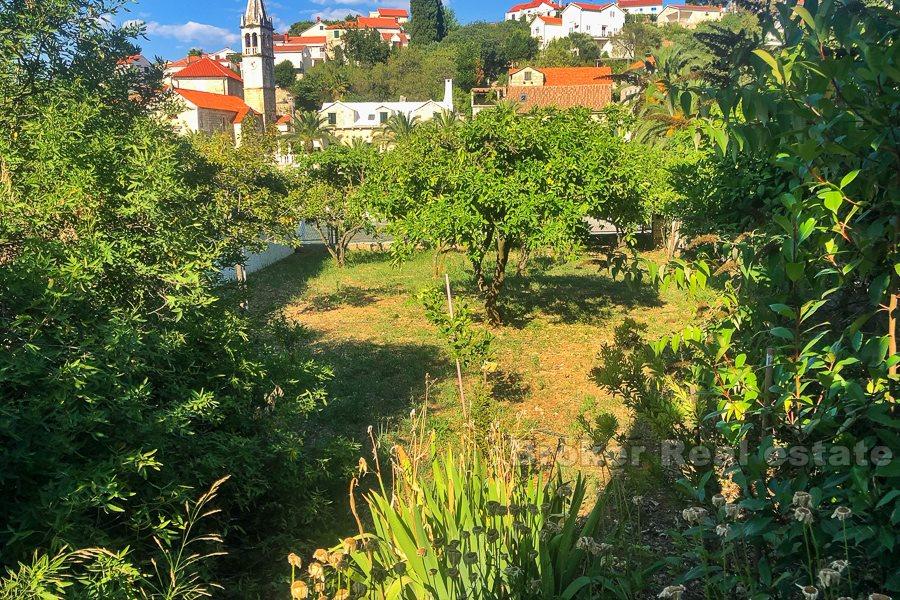 Casa in pietra tradizionale prima fila al mare