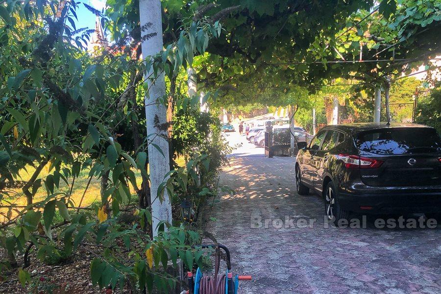 Casa in pietra tradizionale prima fila al mare