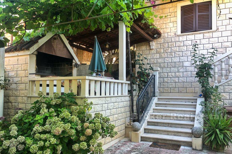 Casa in pietra tradizionale prima fila al mare