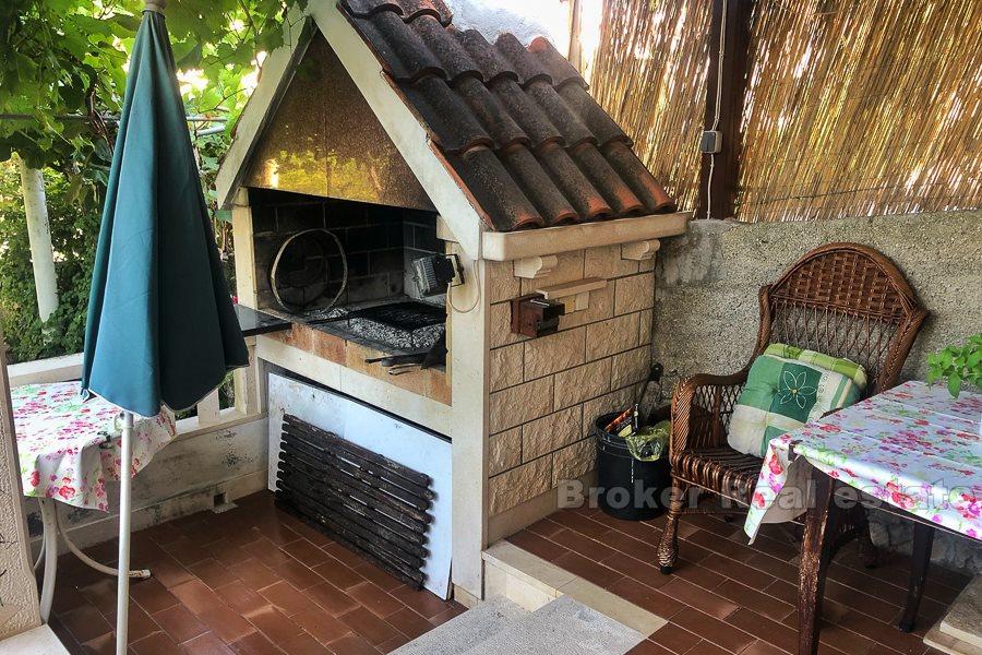 Casa in pietra tradizionale prima fila al mare