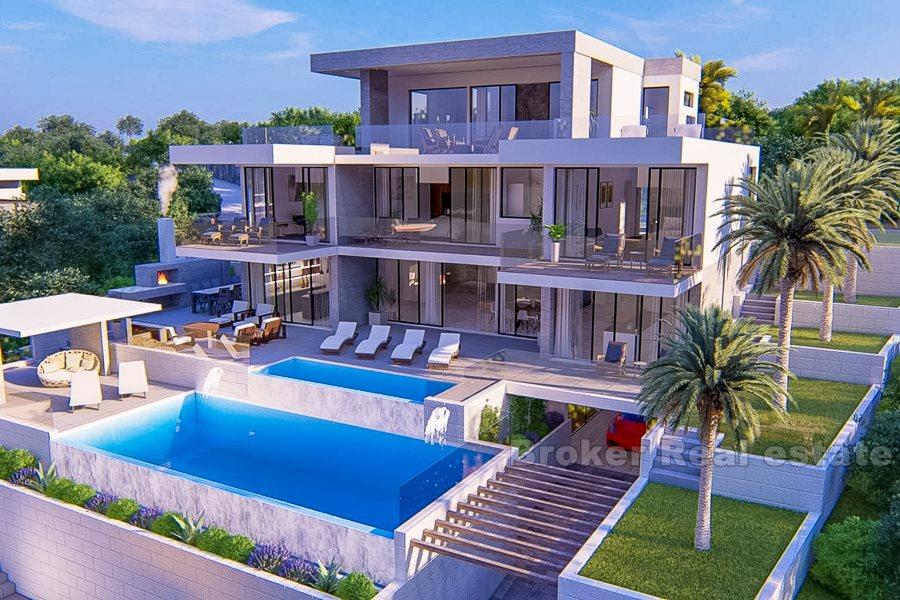 Luxury villa in the first row to the sea