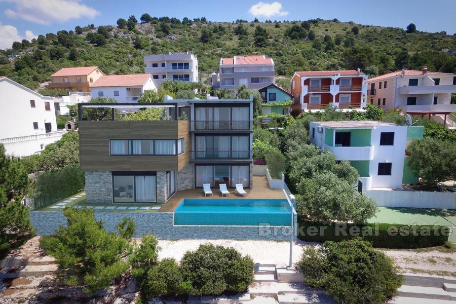 Moderní vila první řadě k moři, k prodeji