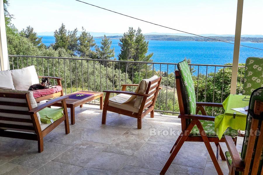 Nydelig hus på sørsiden av øya Hvar