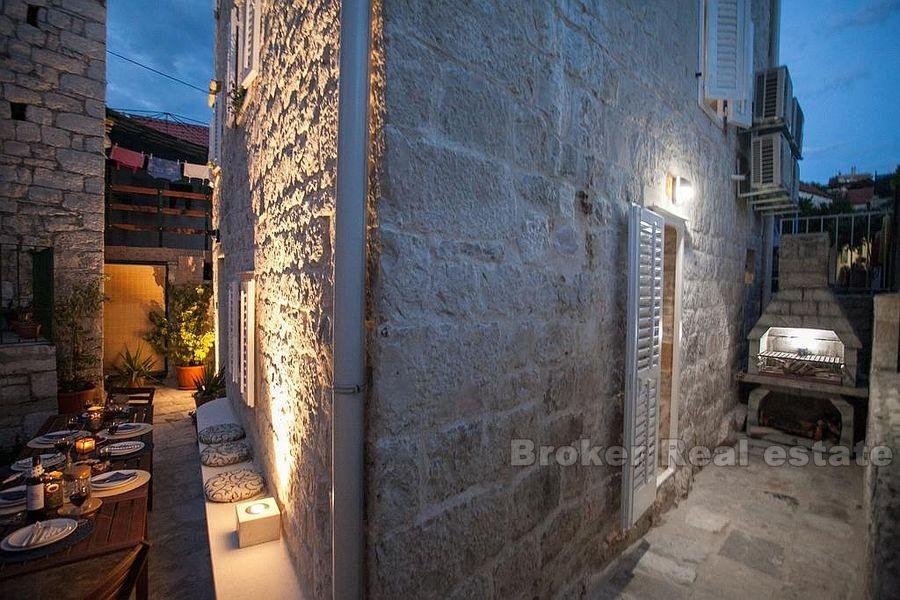 Renovated old stone house, touristic opportunity
