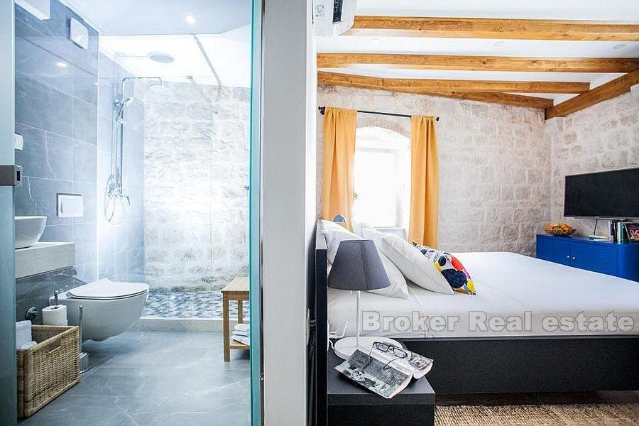 Renovert gammelt steinhus, turistmulighet