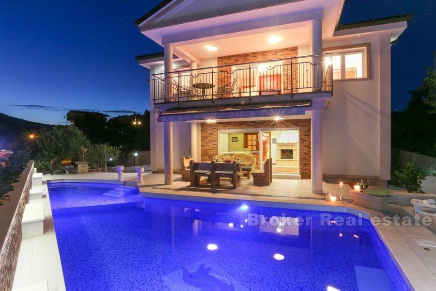 Family villa with swimming pool