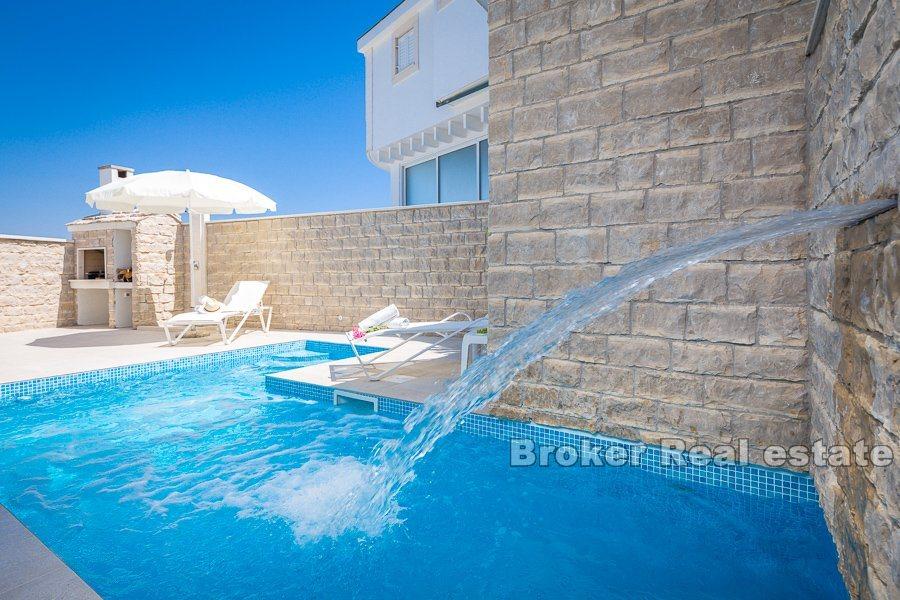 Исключительная недвижимость с двумя виллами