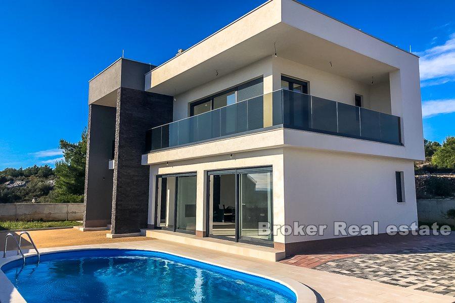 Modern villa with pool and sea view, for sale