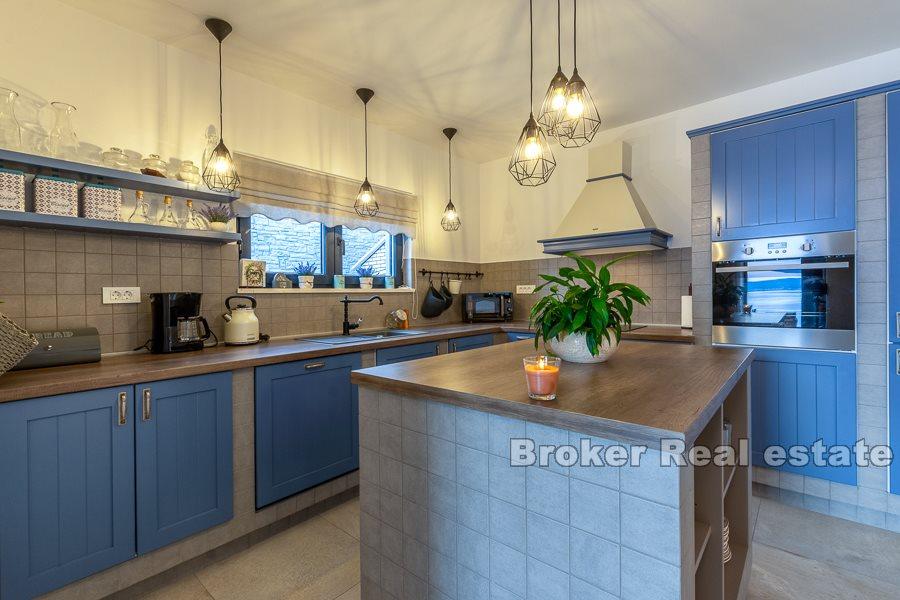 Belle villa avec vue panoramique, à vendre