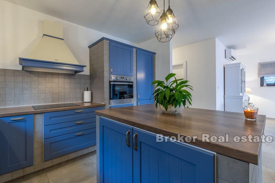 Belle villa avec vue panoramique, à vendre