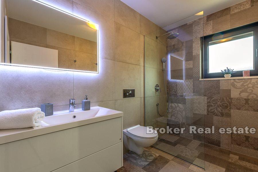 Belle villa avec vue panoramique, à vendre