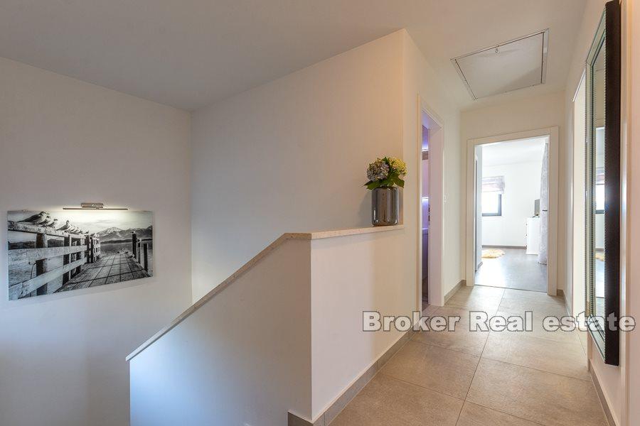 Belle villa avec vue panoramique, à vendre