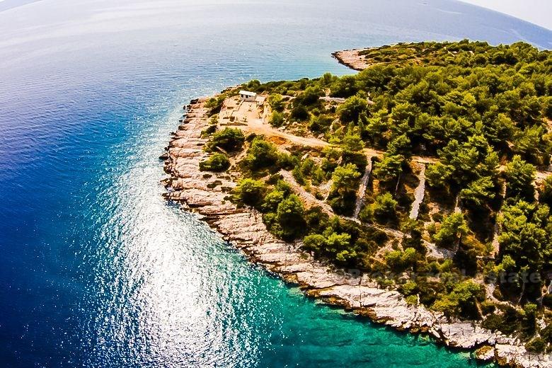 Izuzetna građevinsko zemljište sa važećom građevinskom dozvolom
