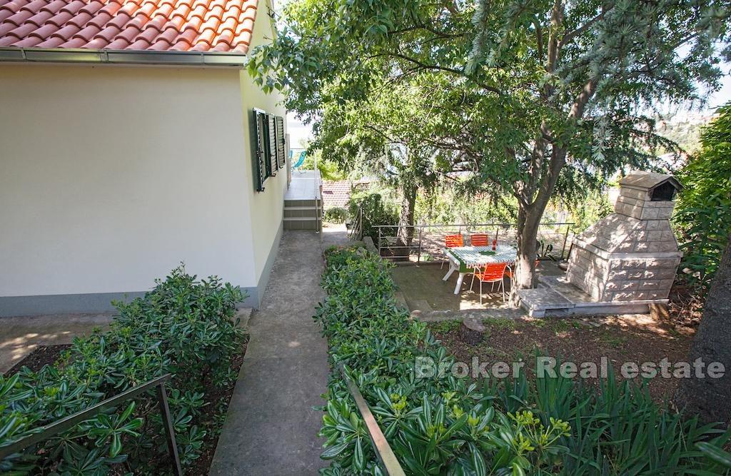 Lovely house in the second row to the sea