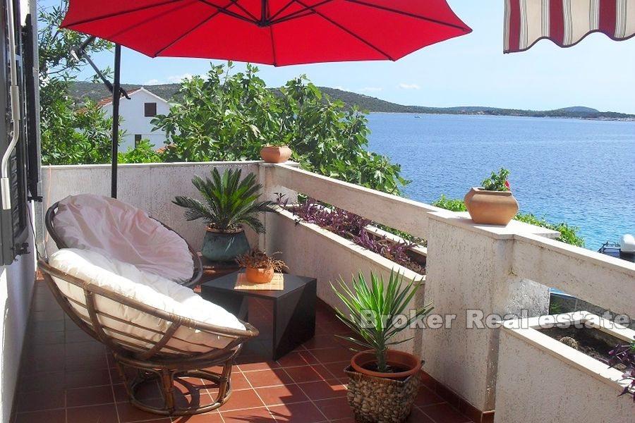 Lovely sea view house on very nice spot