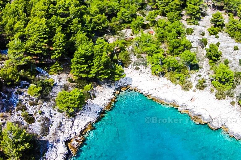 Terrain à bâtir, au front de mer, côté sud de l'île
