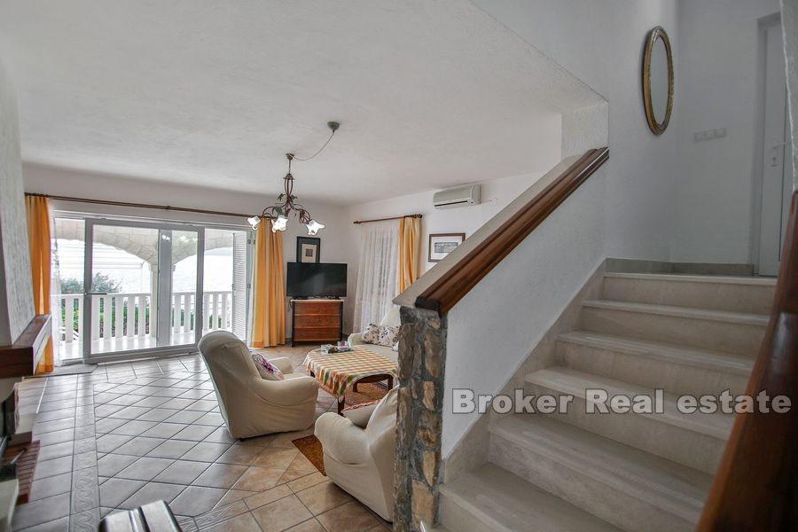 Samostojeća kuća prvi red uz more