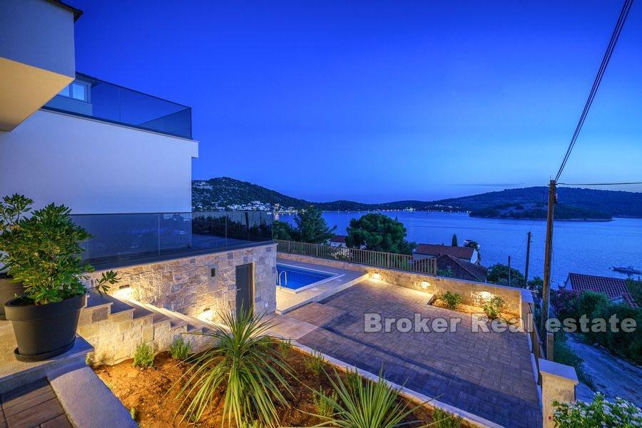 Luxury villa with pool and sea view