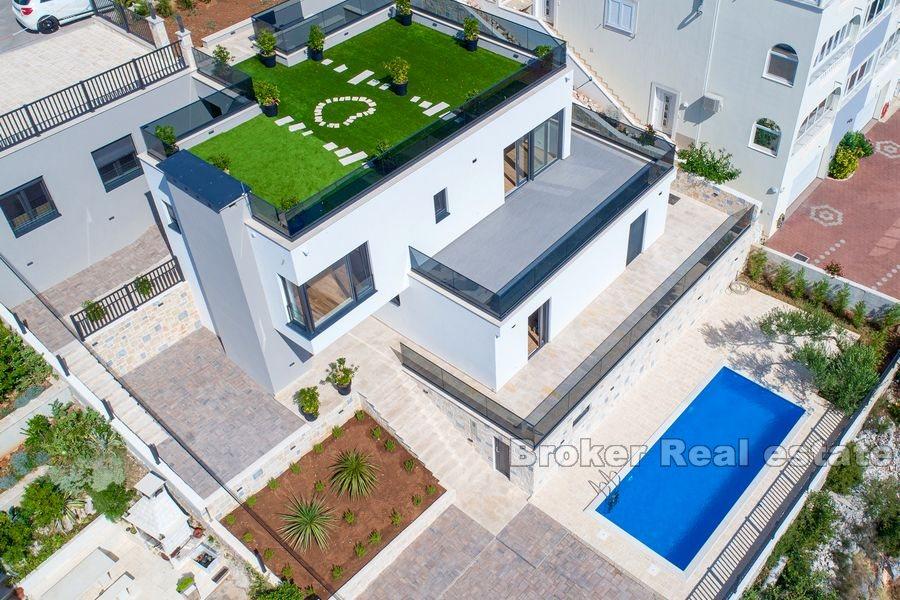 Luxury villa with pool and sea view