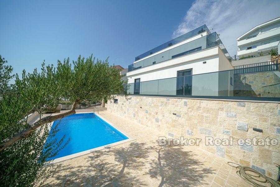 Luxury villa with pool and sea view