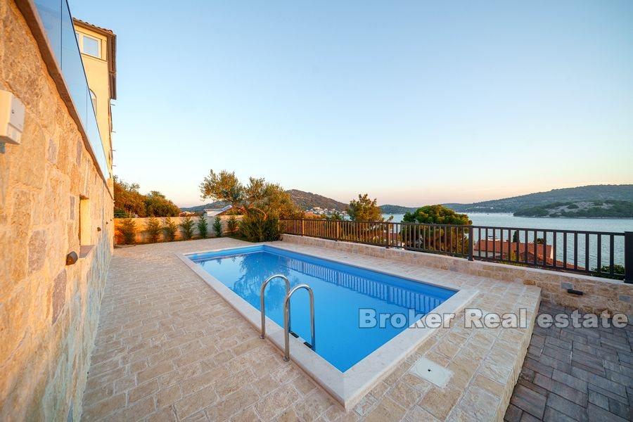 Luxury villa with pool and sea view