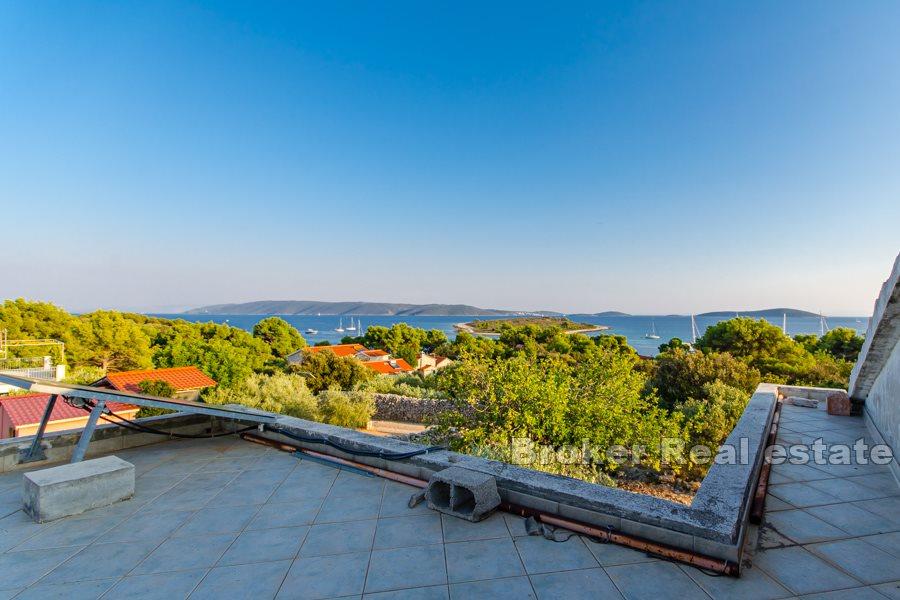 Casa con vista mare su Drvenik