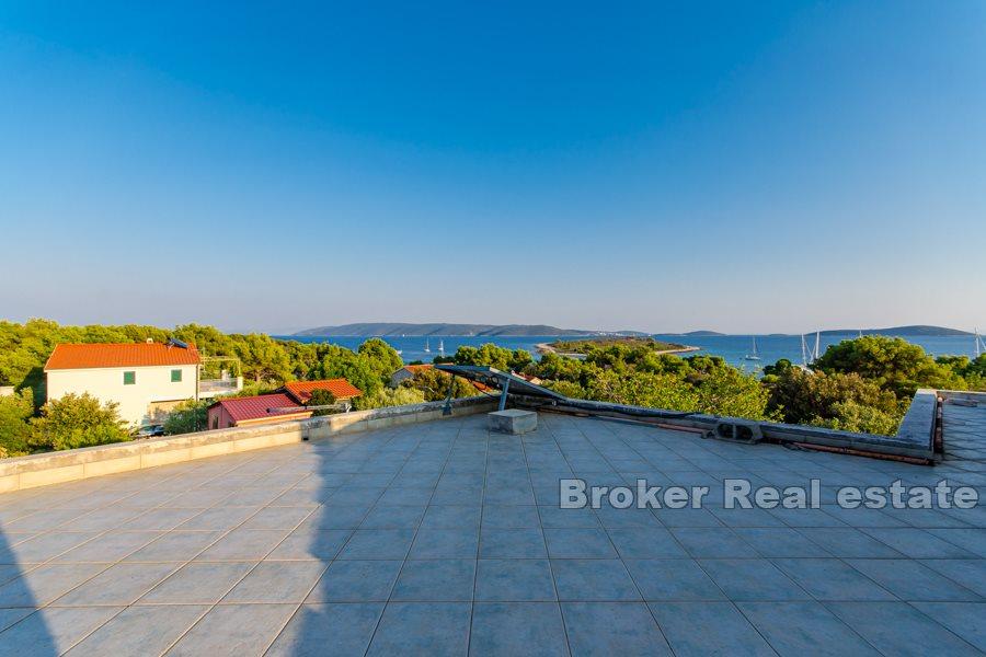 Casa con vista mare su Drvenik