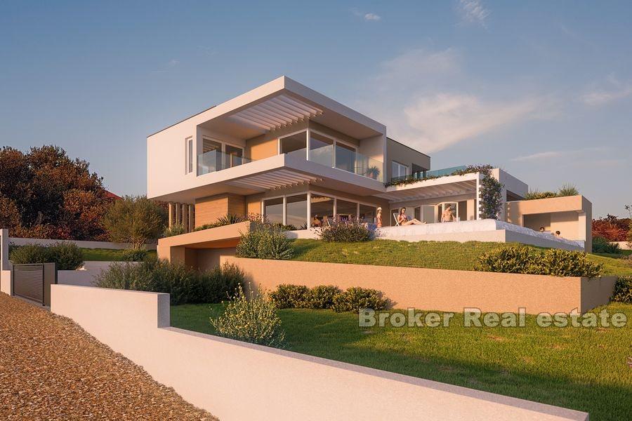 Villa sur trois étages avec vue mer, en construction
