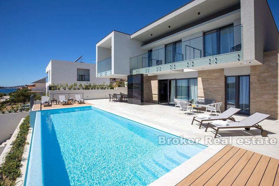 Newly built modern villa with pool, seafront