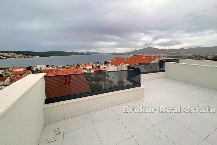 Penthouse with sea view