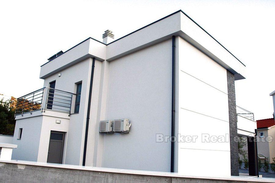 Дом / Вилла, современная вилла с бассейном