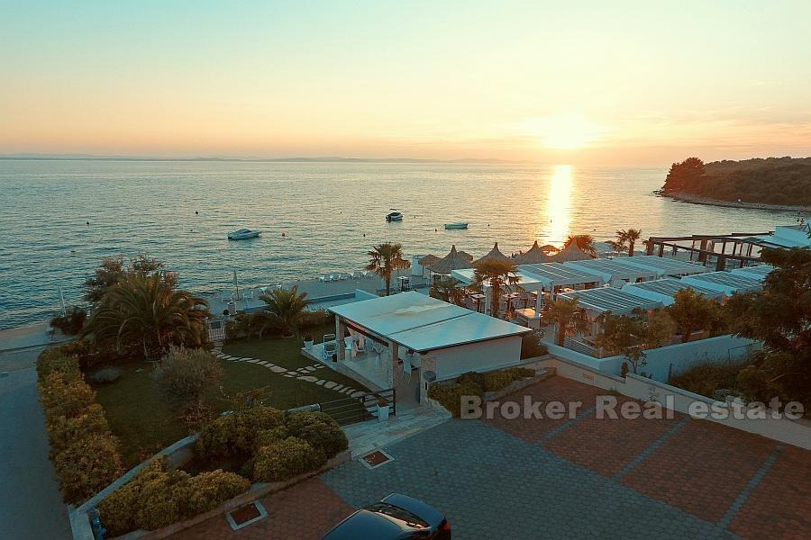 Appartement près de Zadar, première rangée de la mer