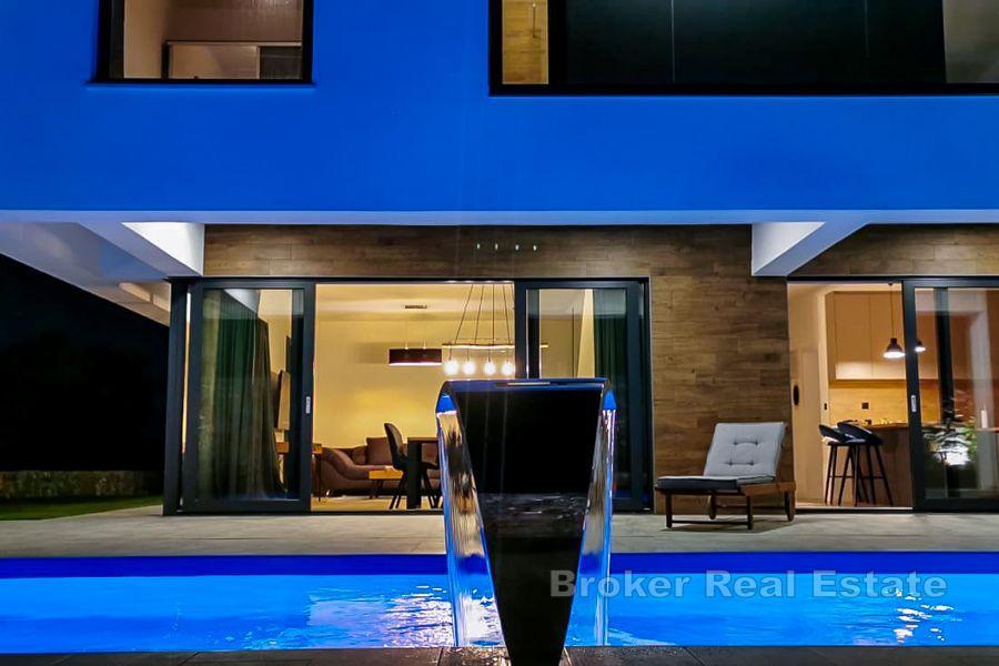 Modern villa med pool