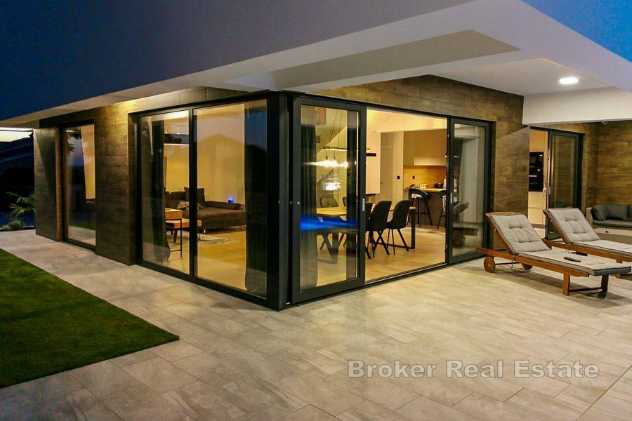 Modern villa med pool