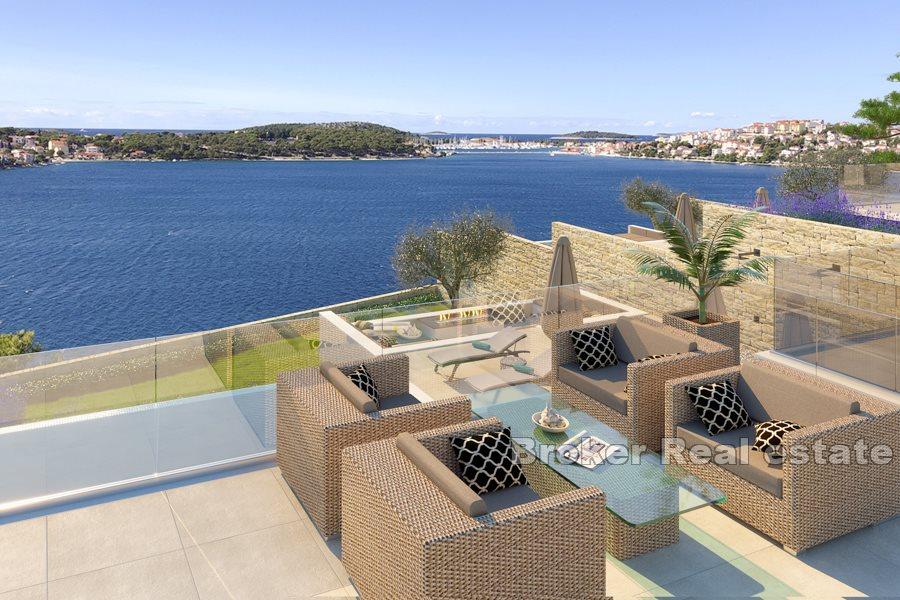 Villa nouvellement construite avec piscine