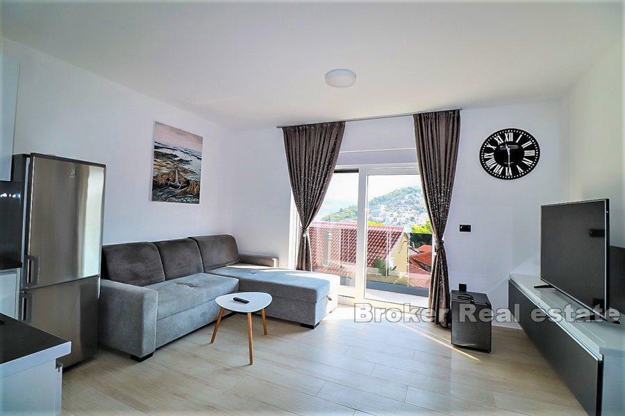 Newly built house with pool and sea view