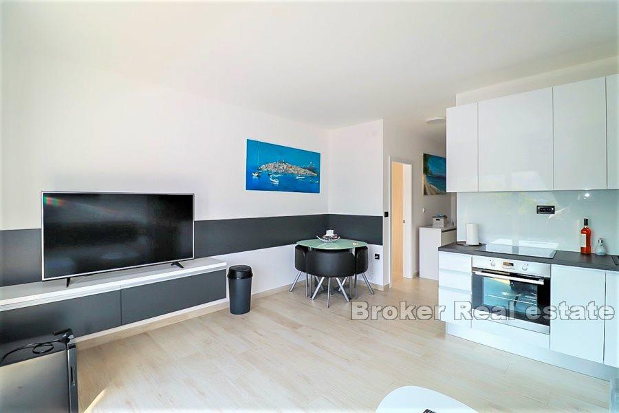 Newly built house with pool and sea view