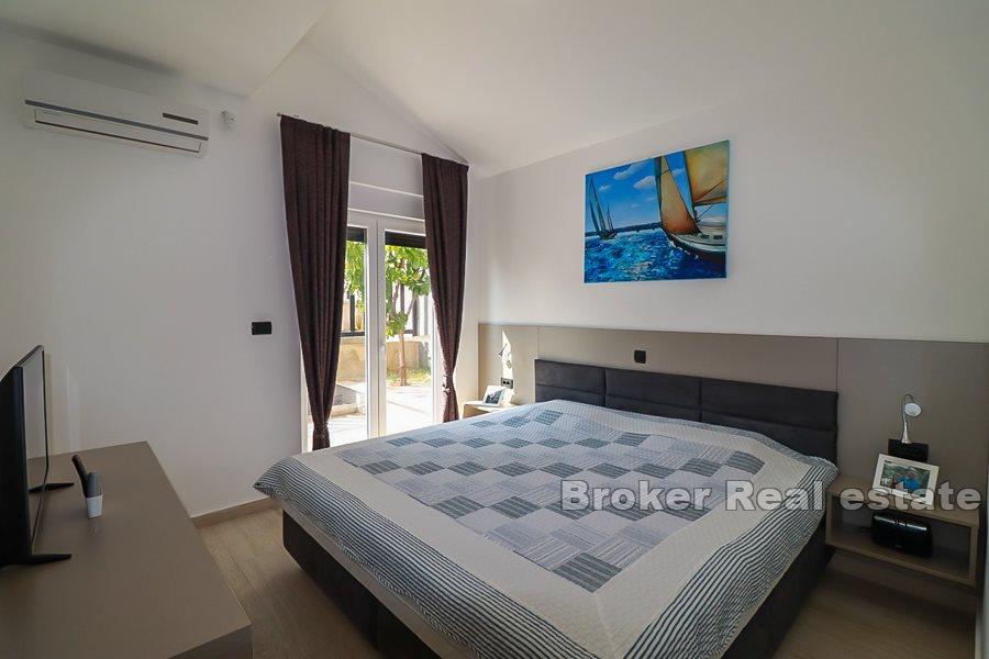 Newly built house with pool and sea view