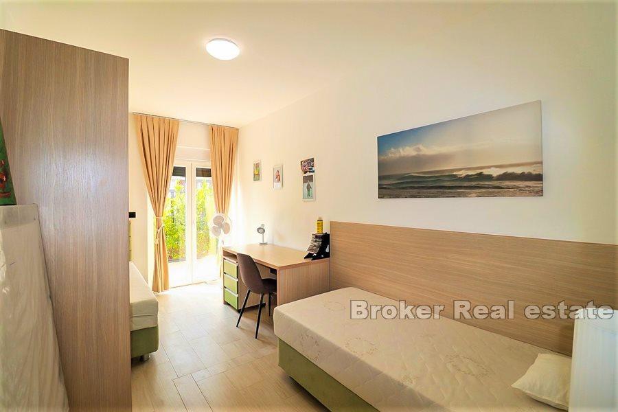 Newly built house with pool and sea view