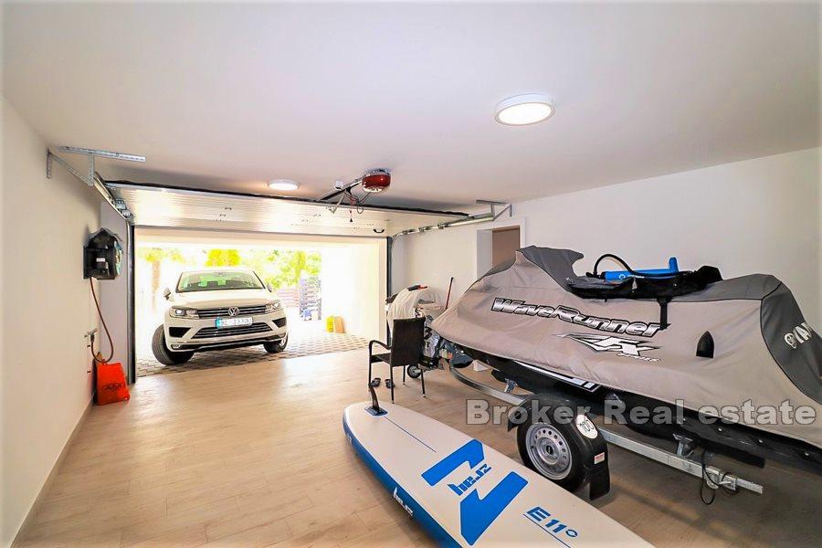 Newly built house with pool and sea view