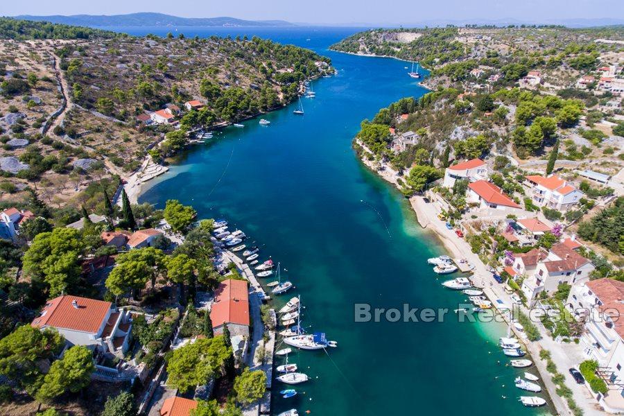 Terrain constructible en bord de mer