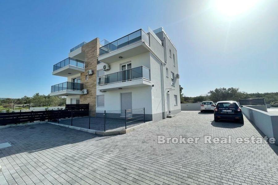 Casa bifamiliare con vista mare e piscina