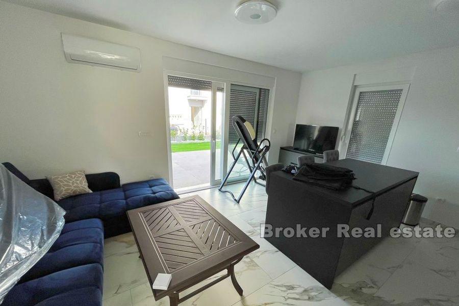 Casa bifamiliare con vista mare e piscina