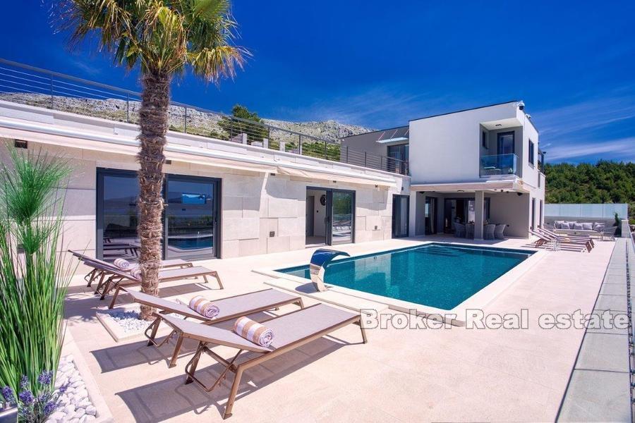 Villa de luxe avec piscine et vue mer