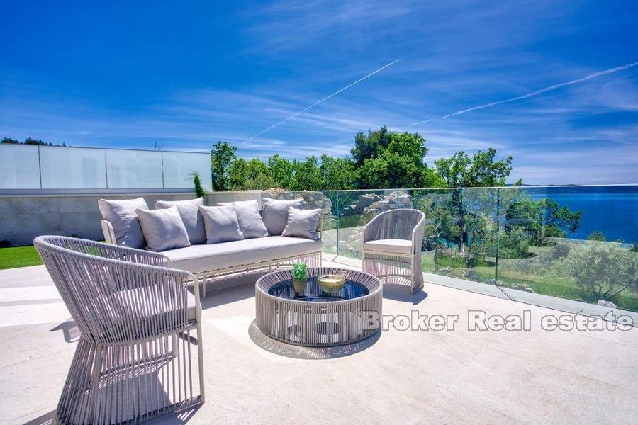 Luxury villa with pool and sea view