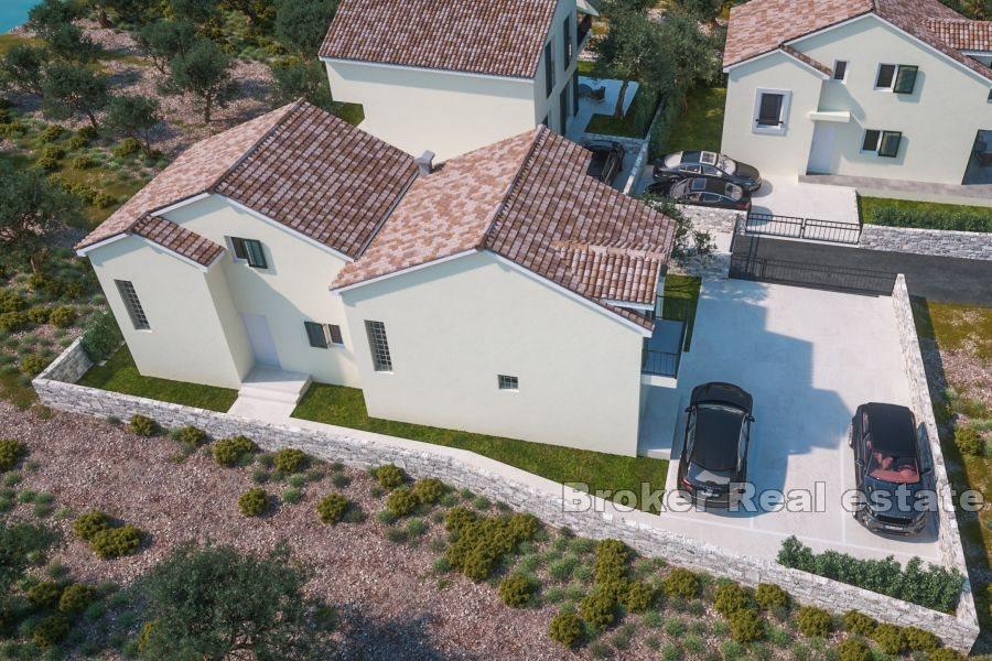 Dom z apartamentami w budowie w pobliżu Šibenika