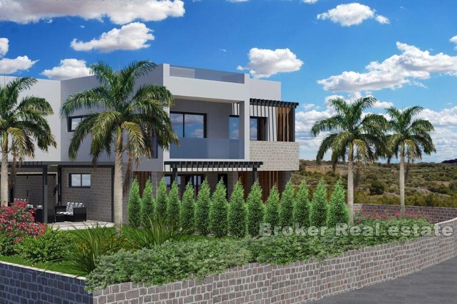 House with roof terrace and sea view