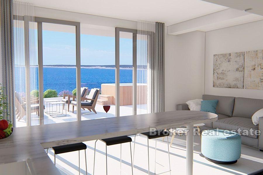 Penthouse de luxe, première rangée à la mer